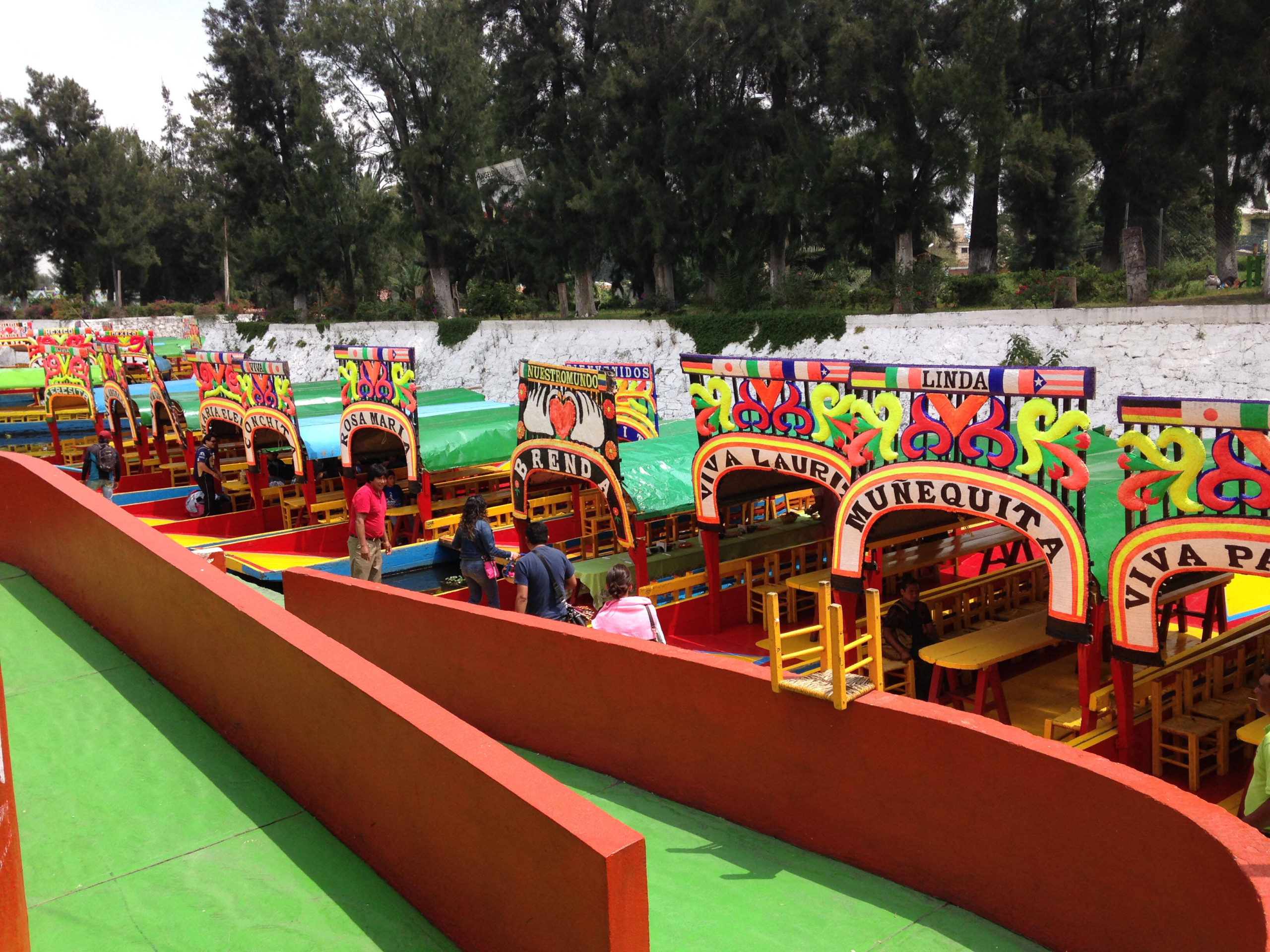 Se seu roteiro passa pelo domingo em DF, não deixei de almoçar nas Trajineras de Xochimilco. É o tradicional domingo mexicano em família. Foto: Nina Ramos/iG