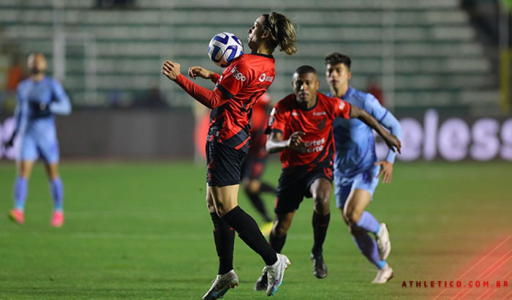 Athletico perde para o Bolivar no jogo de ida das oitavas de final da Libertadores