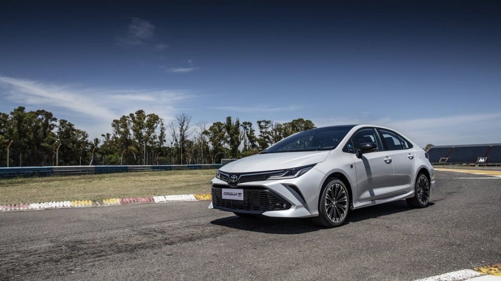 Toyota reduz preços tanto do Corolla Cross quanto do sedã