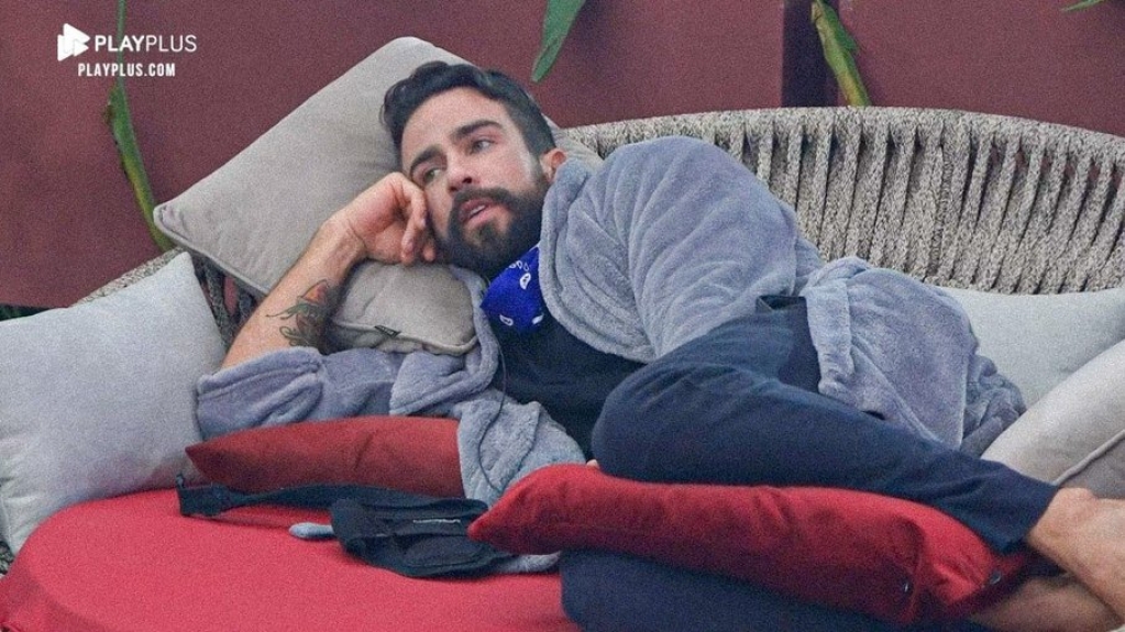 'A Fazenda 13': Erasmo pensou em atirar em gays com arma de paintball 'A Fazenda 13': Erasmo pensou em atirar em gays com arma de paintball
