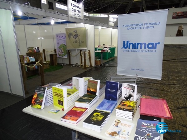 Feira do Livro apresenta obras de professores na Unimar