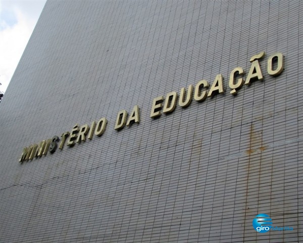 MEC veta 17 novas faculdades e valoriza cursos já existentes