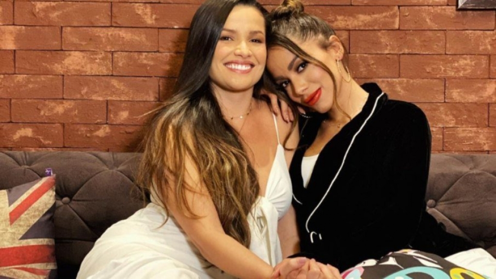 Juliette revela detalhes sobre quarto do sexo de Anitta Juliette revela detalhes sobre quarto do sexo de Anitta