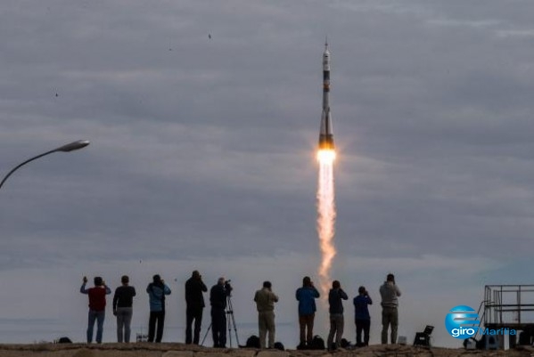 Rússia lança nave tripulada para estação Espacial