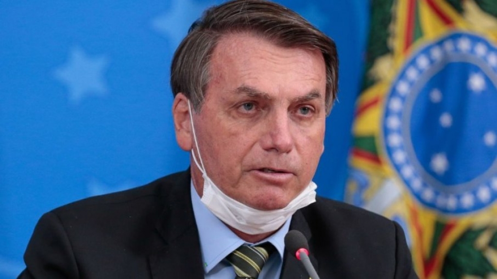 Bolsonaro veta projeto que facilitava acesso a remédios contra câncer