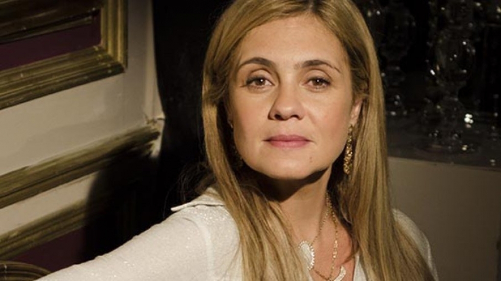 Adriana Esteves revela que faz terapia há 16 anos: "Renasci após depressão" Adriana Esteves revela que faz terapia há 16 anos: "Renasci após depressão"