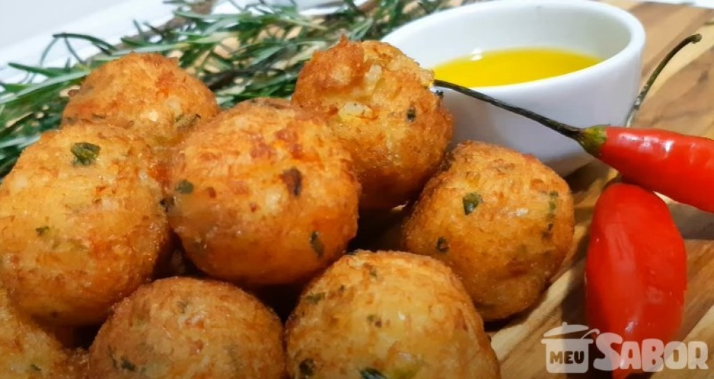 Aprenda como fazer este aperitivo delicioso: Bolinho de Peixe