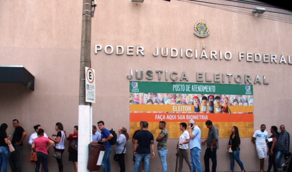 Sofreu na fila? Tribunal Eleitoral descarta uso da biometria nas eleições deste ano Sofreu na fila? Tribunal Eleitoral descarta uso da biometria nas eleições deste ano