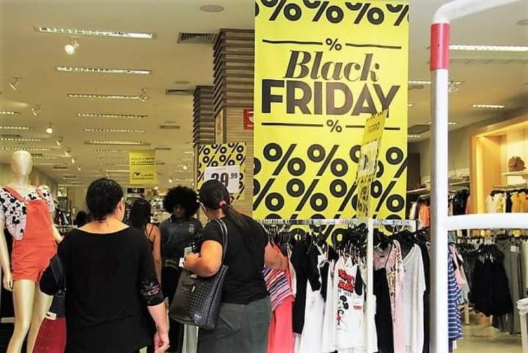 Black Friday tem lojas até 22h, Procon nas ruas e orientação da Saúde em Marília