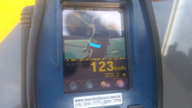 Operação em rodovias fiscaliza motos de alta cilindrada em Marília e região
