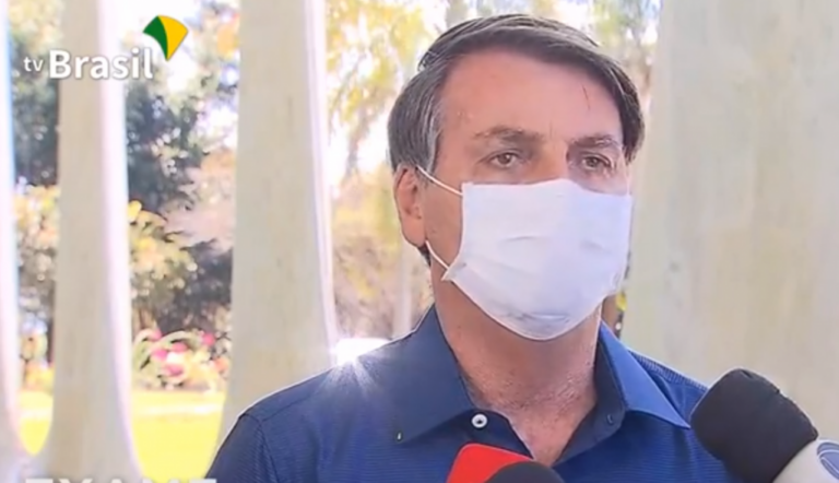 Bolsonaro diz que testou positivo para Covid e que passa bem; assista entrevista