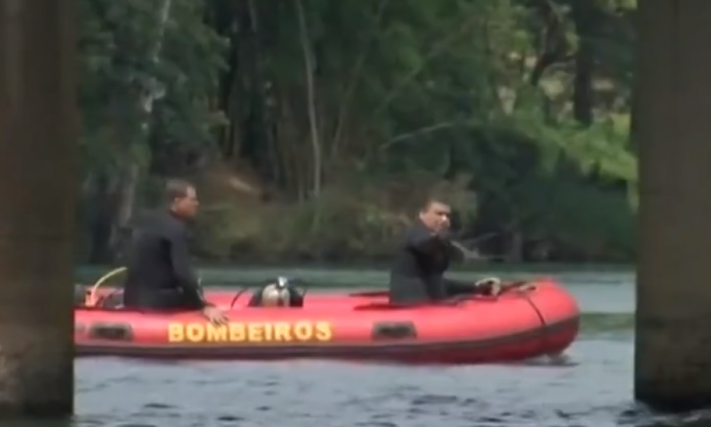 Bombeiros de Marília ajudam em buscas de afogados em rio de Chavantes Bombeiros de Marília ajudam em buscas de afogados em rio de Chavantes