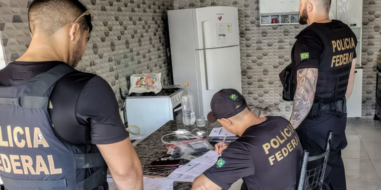 © Polícia