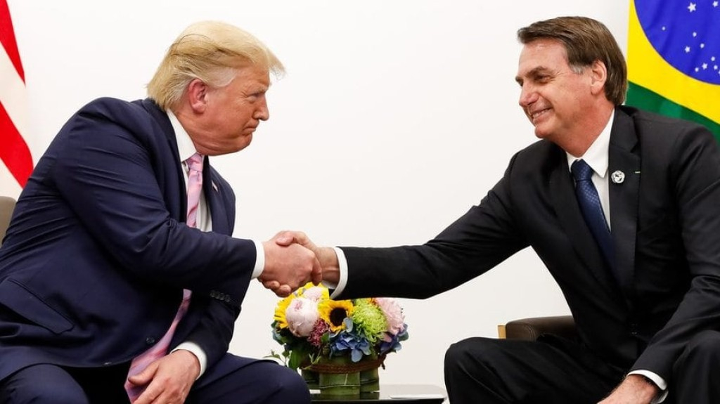 Jair Bolsonaro tem nova data para retornar ao Brasil Jair Bolsonaro tem nova data para retornar ao Brasil