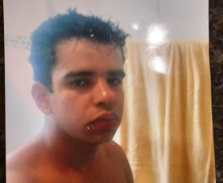 Família pede ajuda para encontrar rapaz desaparecido em Marília