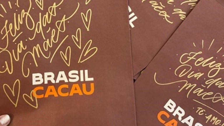 Adnews Brasil Cacau oferece personalização com lettering para presentes de Dia das Mães