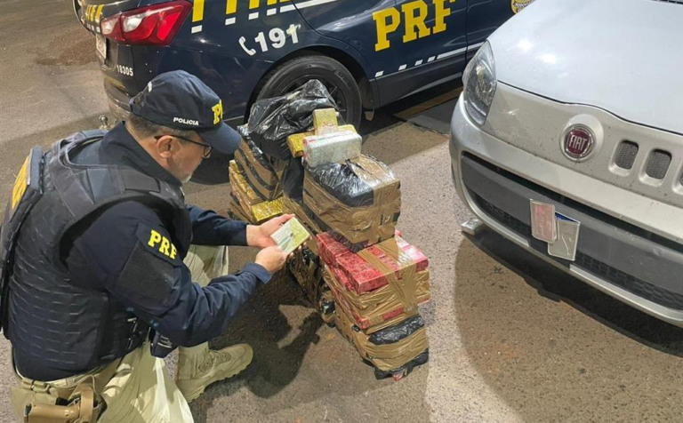 Rota caipira - PRF apreende 110kg de maconha em Uno abordado em Ourinhos