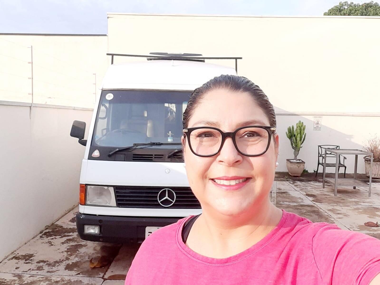 Empresária larga tudo para viver em motorhome: 