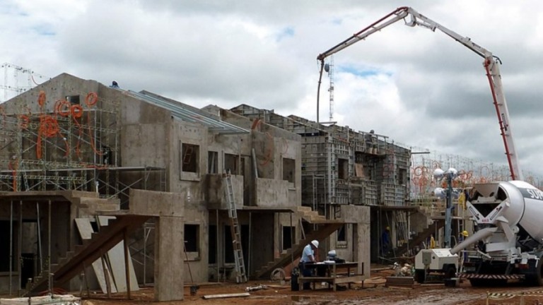 País tem 7 mil obras paradas, cujos investimentos somam R$ 9,3 bilhões
