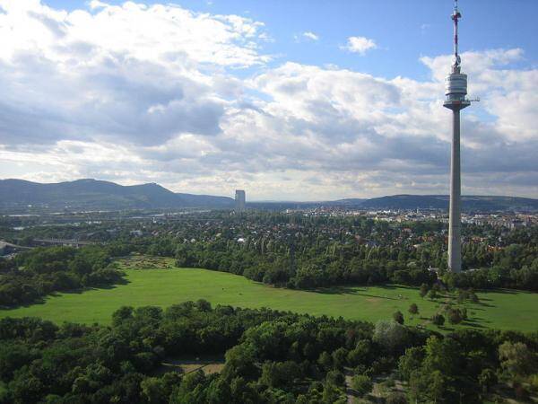 Donaupark fica perto da torre de Danúbio e oferece uma grade variedade de árvores, flores e plantas. Foto: Reprodução/Wikimapia