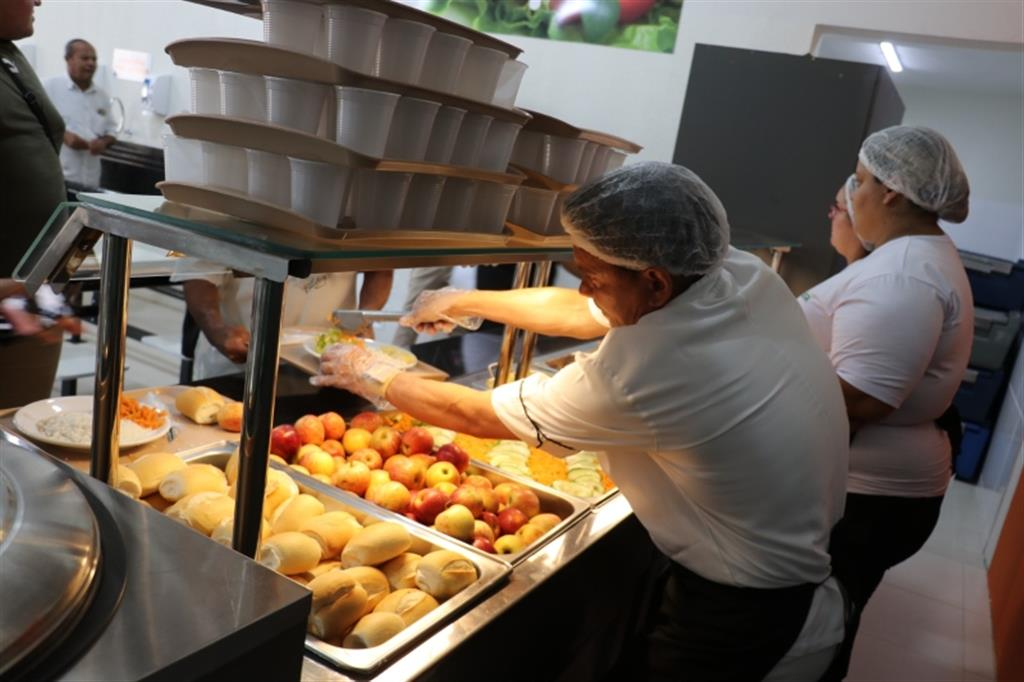 Restaurante popular faz almoço especial para mães nesta sexta em Marília