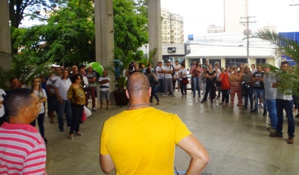 Reunião termina sem solução para corte do vale dos aposentados da Prefeitura