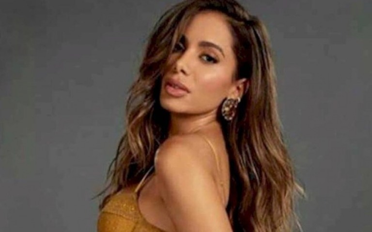 Anitta opina sobre guerra entre Rússia e Ucrânia: "gente burra"