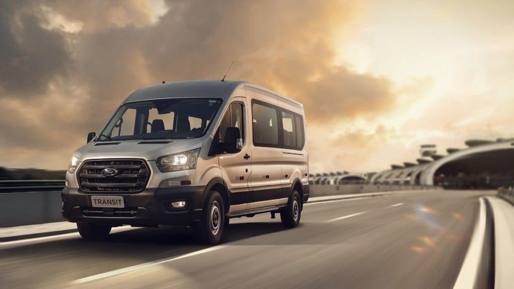 Reprodução/Ford Versões Minibus de 15 e 18 lugares são as mais caras da linha Transit