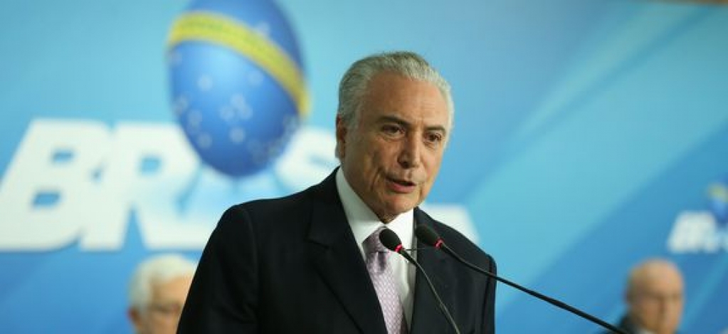 Temer descarta renúncia e pede investigação rápida