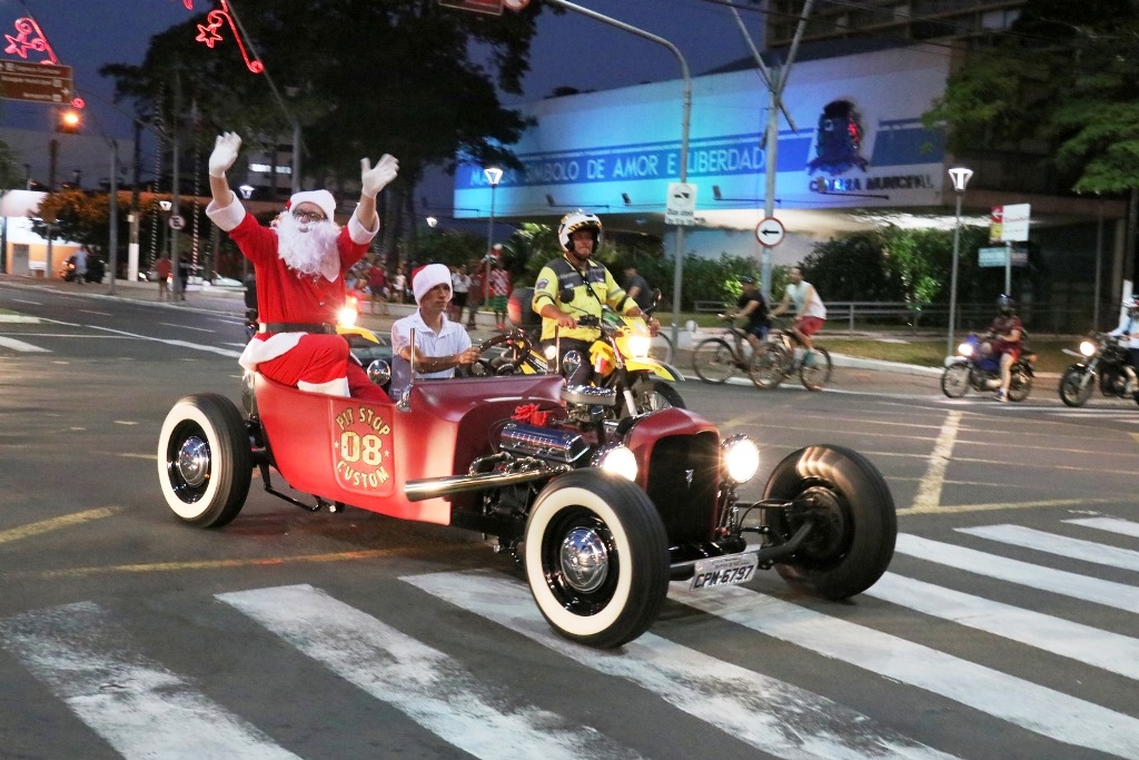 Campanha de Natal tem luzes e atrações no centro; veja programação