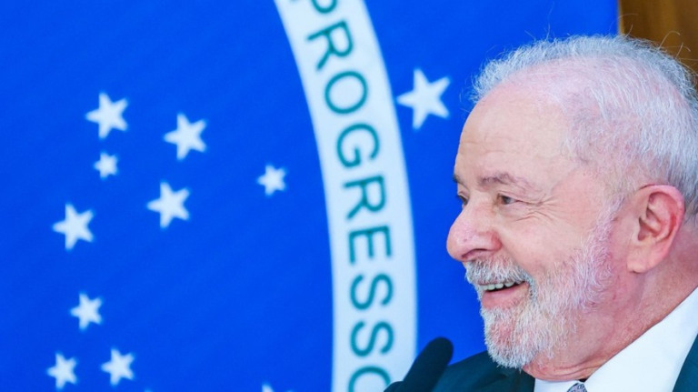 Lula viaja à Bahia para relançar o Minha Casa, Minha Vida