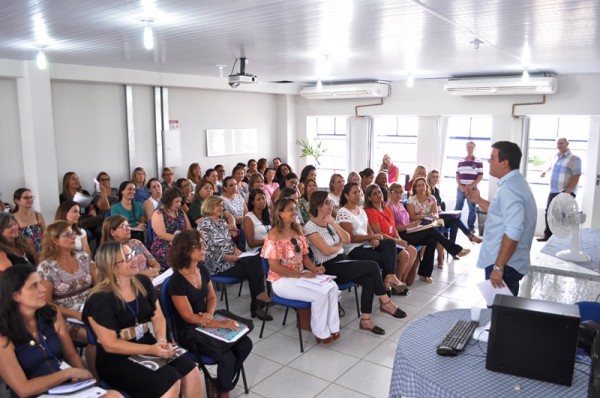 Rede municipal vai contratar professores temporários