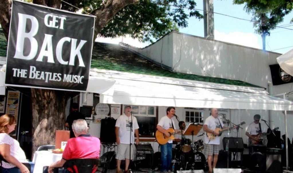 Chaplin traz banda Get Back com melhor dos Beatles e fórmula de sucesso