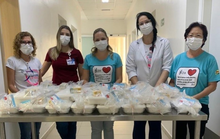 Café com Amor faz manhã especial para pacientes da oncologia na Santa Casa