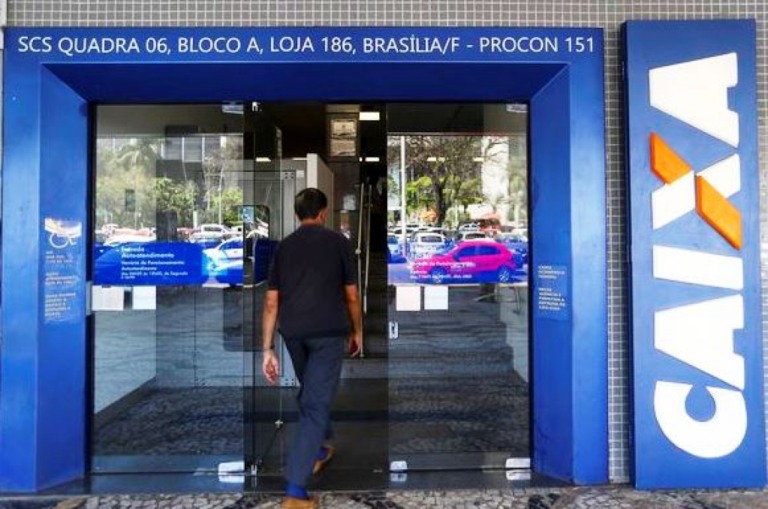 Caixa paga auxilio-emergencial para 3,5 milhões nesta segunda