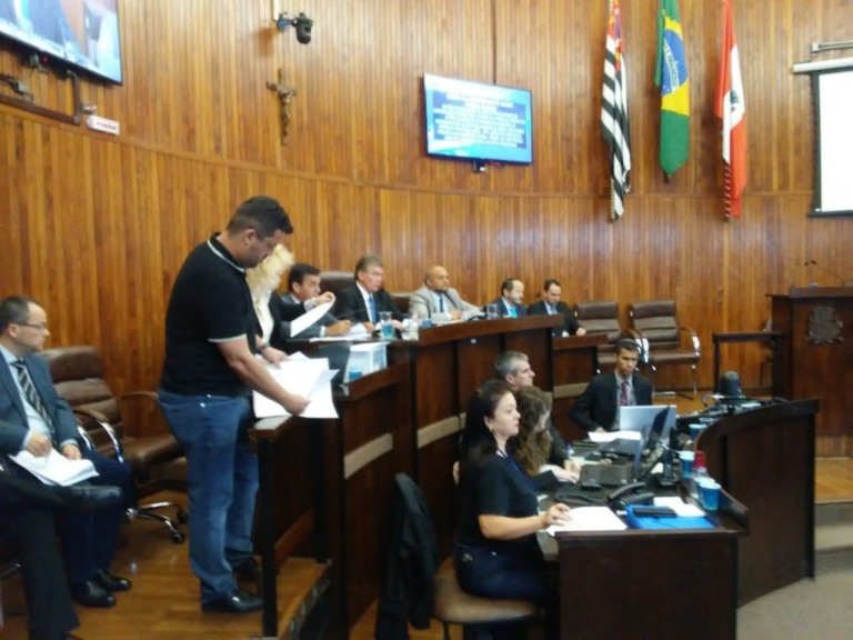 Prefeitura protocola novos projetos para plano de cargos