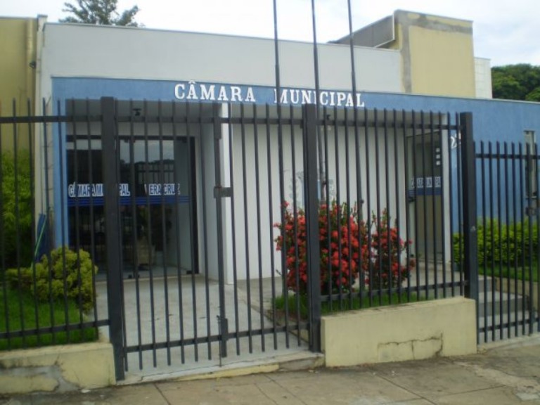 Vera Cruz – Prefeita adia depoimento sobre cassação; Câmara vai tentar de novo