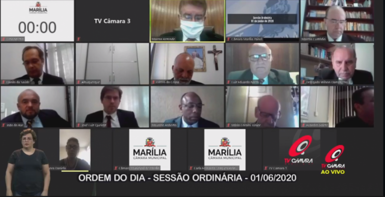 Prefeitura desiste de adiar dívidas de servidores; caso vira confronto com Câmara