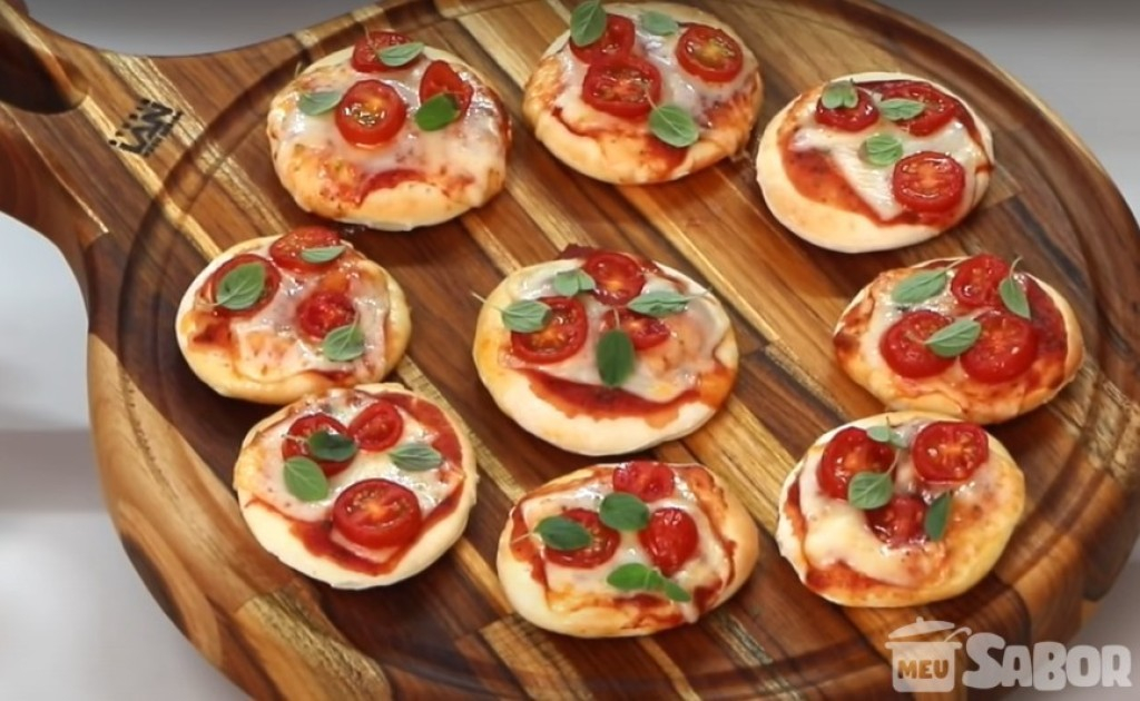 Tem airfryer em casa e quer aprender mais receitas? Hoje você vai descobrir como fazer Pizza na fritadeira elétrica