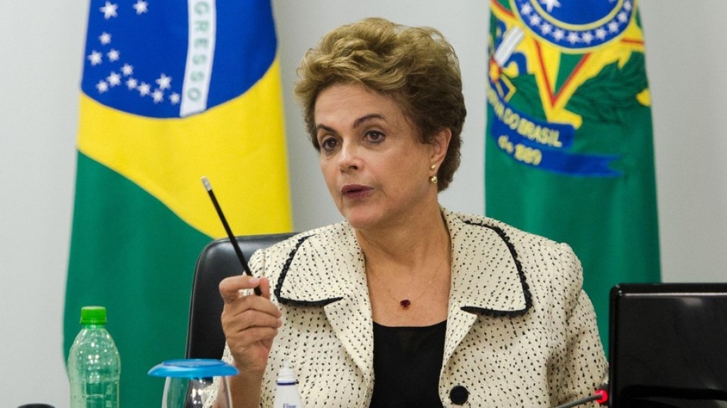 Dilma: Guedes é do mercado financeiro, por isso guarda dinheiro em offshore