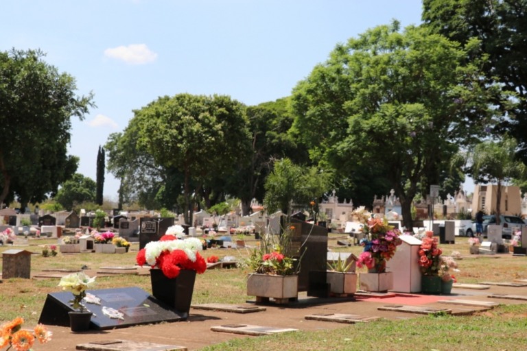 Finados - Cemitério terá protocolo de saúde e trânsito fechado em Marília