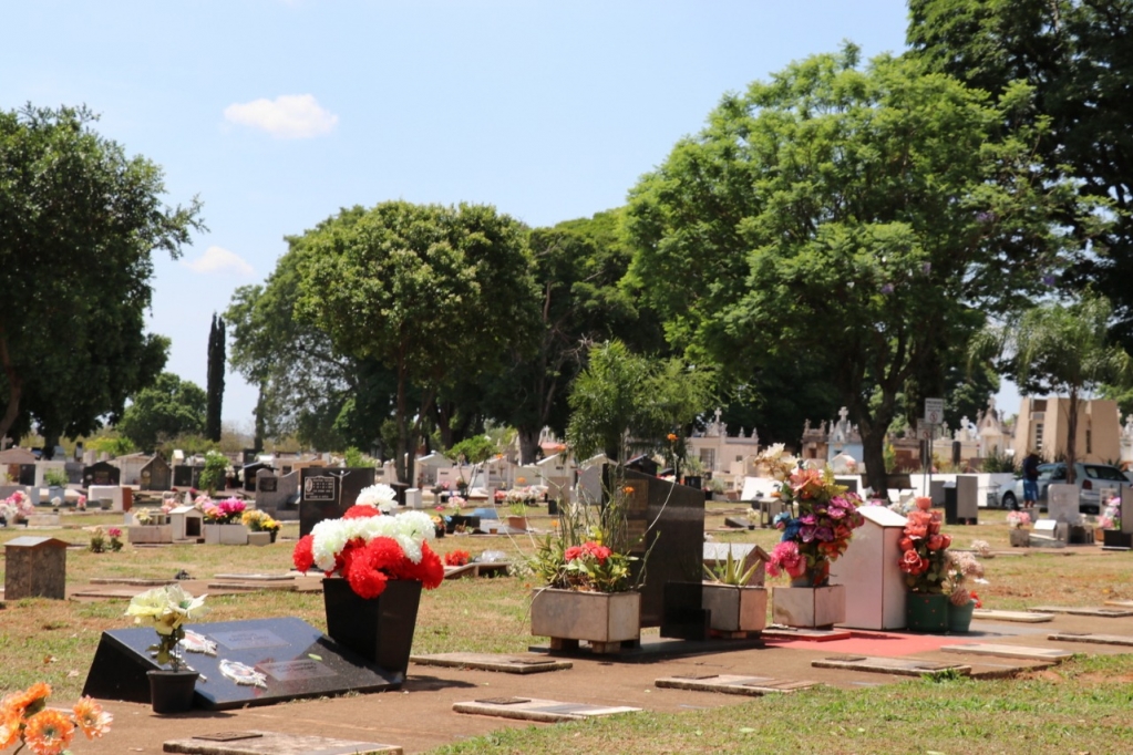 Finados - Cemitério terá protocolo de saúde e trânsito fechado em Marília