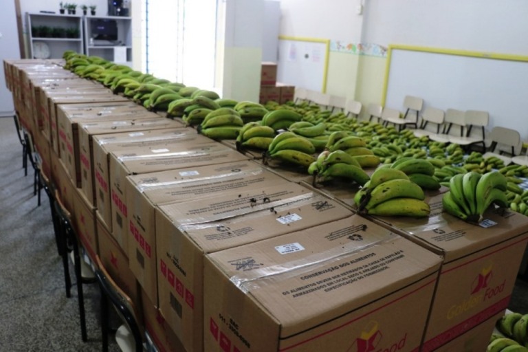 Educação de Marília entrega kits de alimentos a estudantes da rede municipal