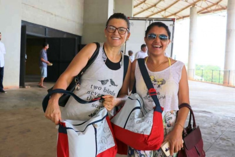 Prefeitura inicia entrega de cestas de Natal; Educação, Saúde e aposentados primeiro