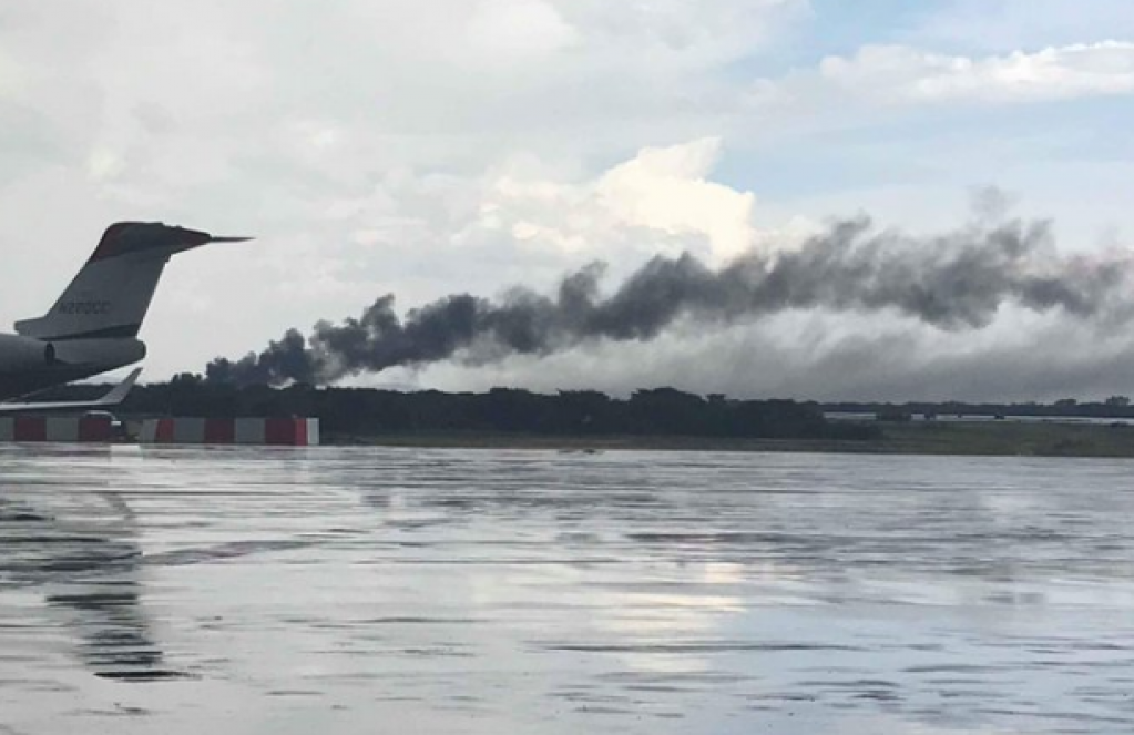 Imagem divulgada por jornalista mexicano mostra fumaça no local da queda