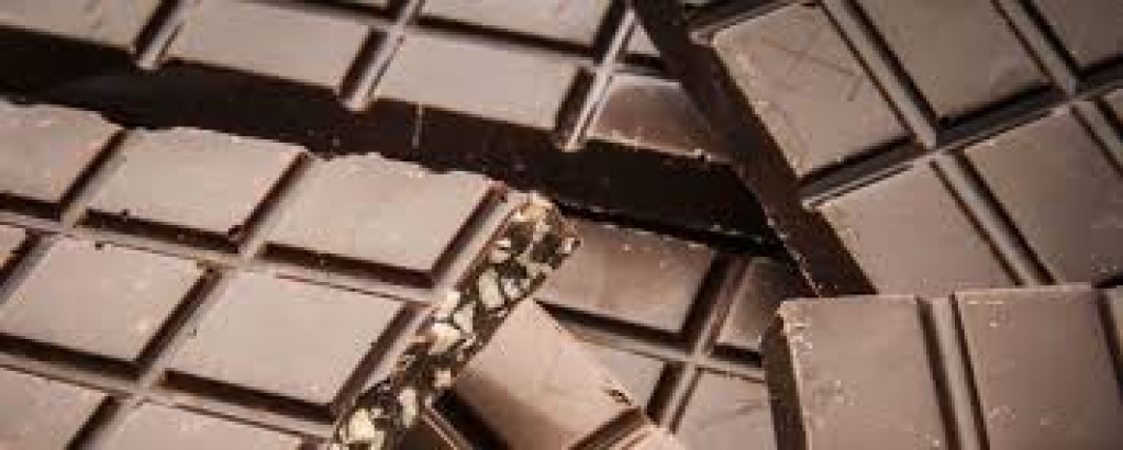 Sem dinheiro para fiança, mulher fica presa por furto de chocolates em Marília