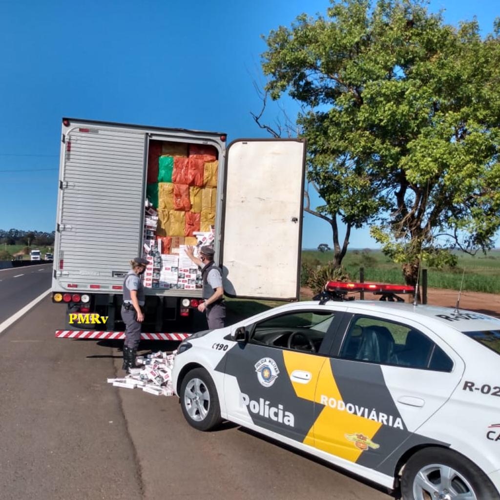 PolÃcia rodoviária prende carga de cigarros avaliada em R$ 1,5 milhão PolÃcia rodoviária prende carga de cigarros avaliada em R$ 1,5 milhão