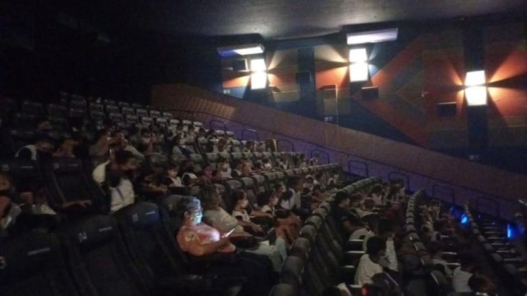 Escola leva 400 alunos ao cinema em projeto da Lei Aldir Blanc em Marília