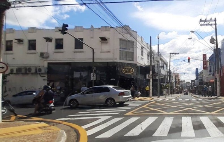 Pais – Comércio de Marília abre até 22h nesta sexta; faz horário especial no sábado