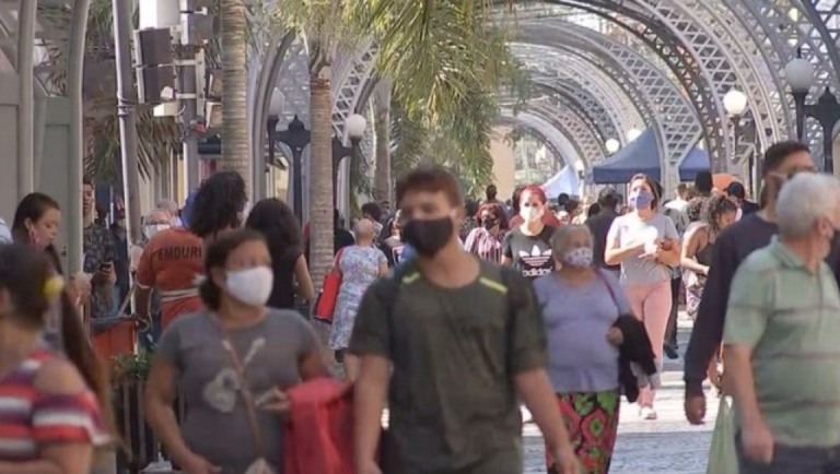 Público no calçadão de Bauru – Reprodução;/TV Tem